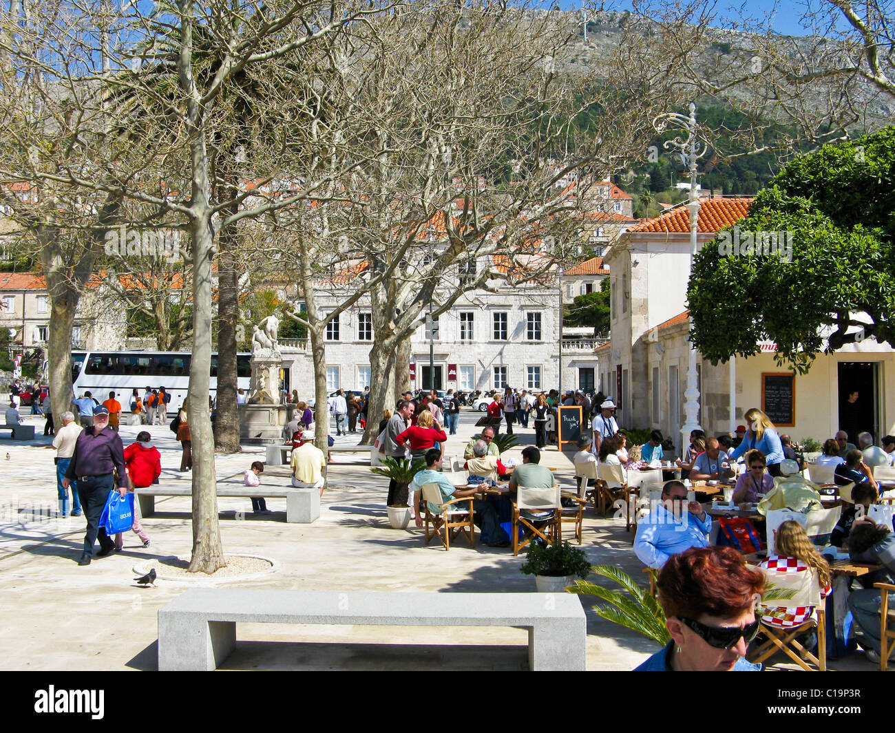 Les touristes se reposent au coffee shop Banque D'Images