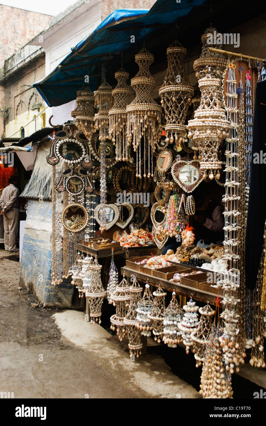 Produits d'artisanat dans un magasin, Haridwar, Uttarakhand, Inde Banque D'Images