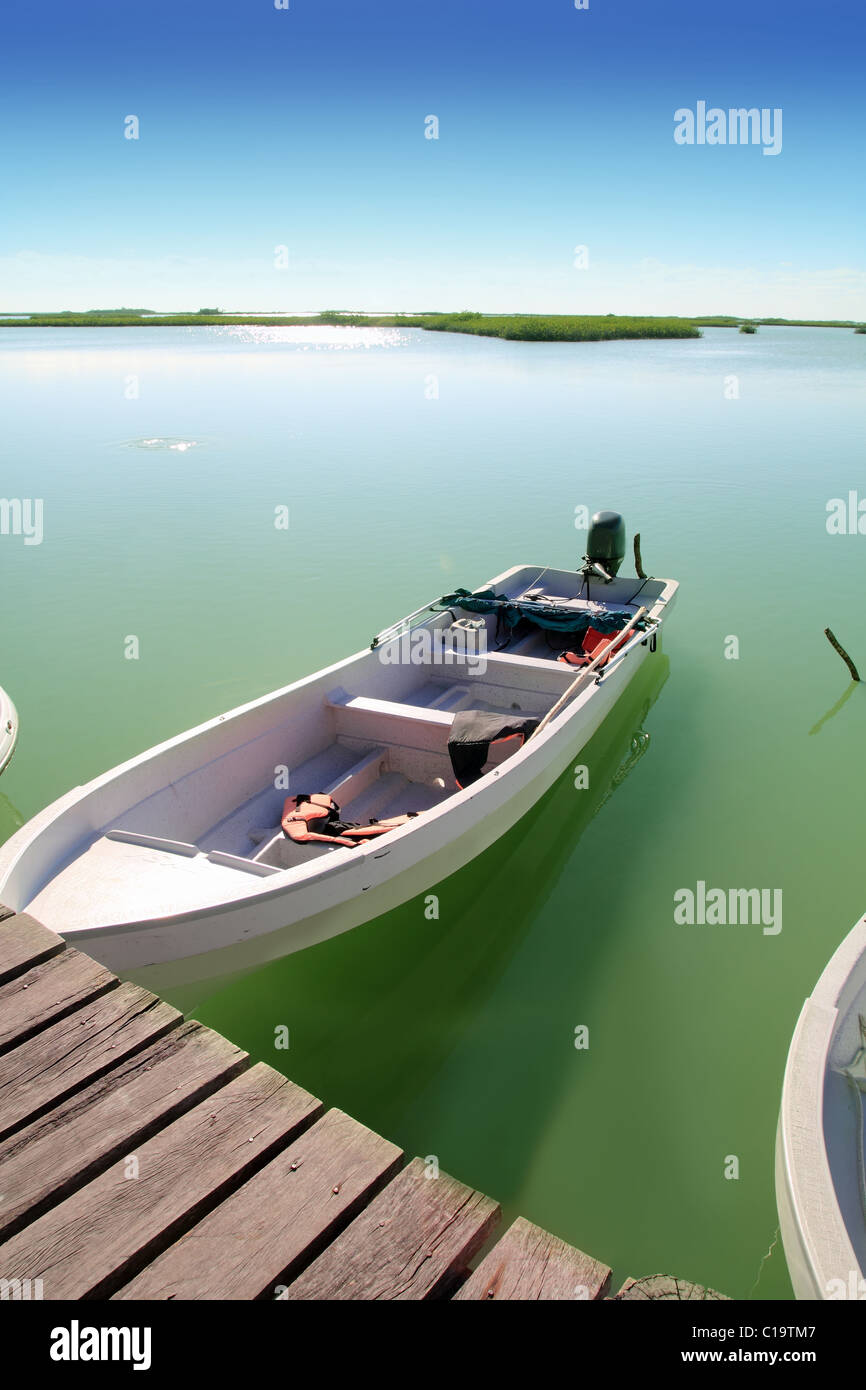 Bateaux dans la lagune de mangrove pier en Riviera Maya Sian Kaan Banque D'Images