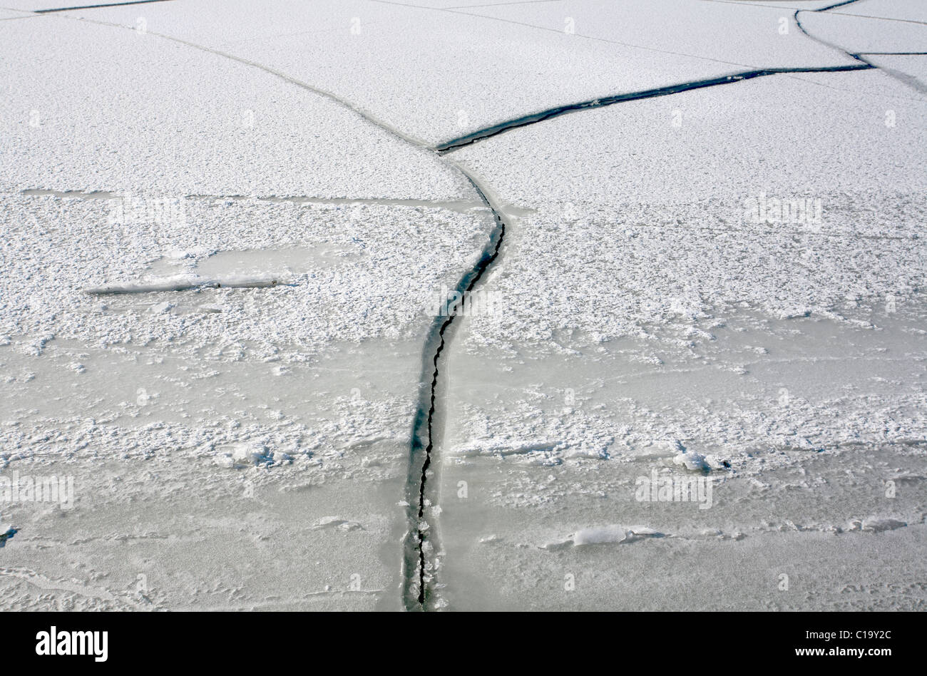 Fiche de fissures dans la glace, Helsinki Finlande Banque D'Images