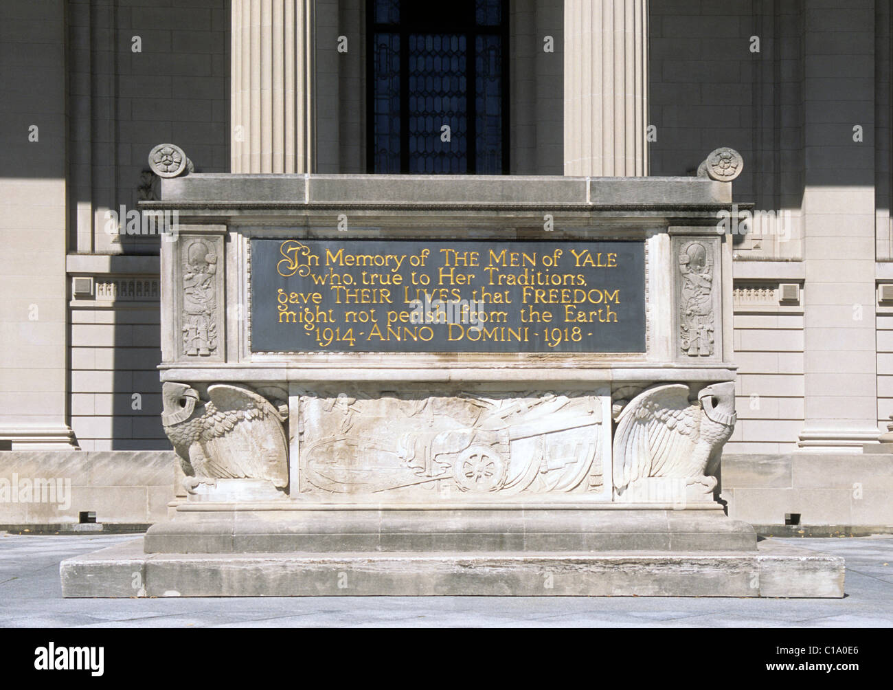 Cenotaph Yale University Campus Beinecke Plaza Commons Monument. Mémorial de la guerre mondiale Banque D'Images