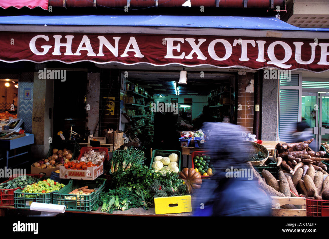 France, Paris, marché africain, Rue Dejean (18ème arrondissement Photo