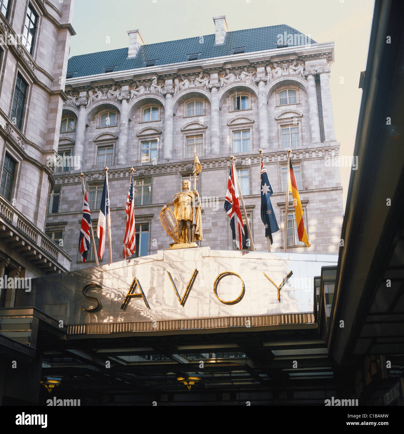 L'Hôtel Savoy, le Strand, London, England, UK, FR Banque D'Images