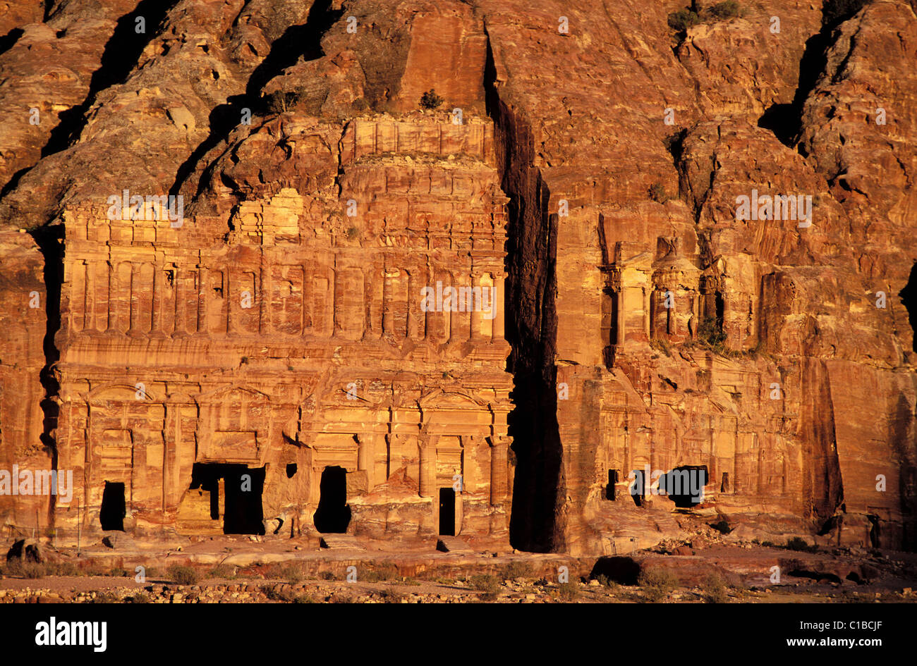 La Jordanie, Pétra, le royal tombes avec parquet et grave de Corinthe Banque D'Images