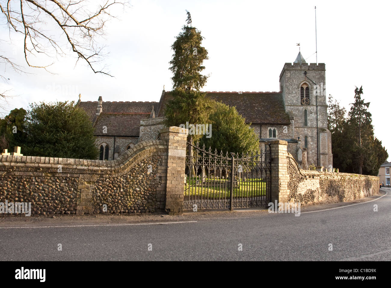 L'église du village anglais traditionnel Banque D'Images