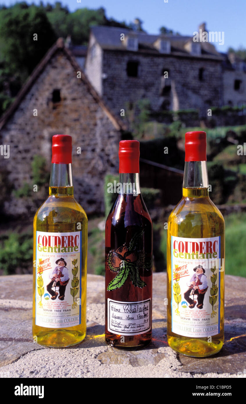 La France, Cantal, bouteilles d'alcool Photo Stock - Alamy
