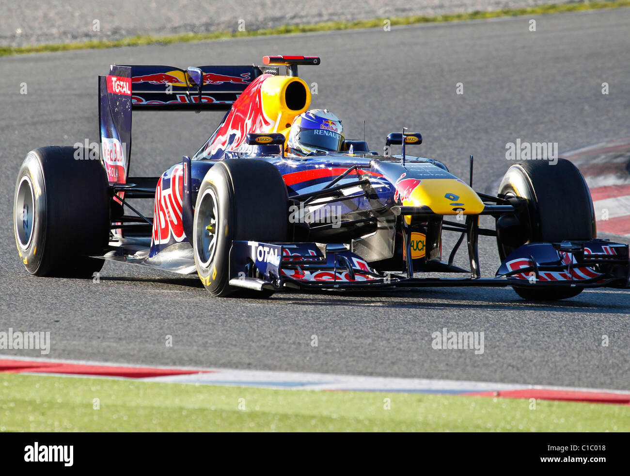 Sebastien Vettel, Champion du Monde de Formule 1 2010, le test de l'équipe Red Bull Racing 2011 voiture à Montmelo, Barcelone 18.2.2011 Banque D'Images