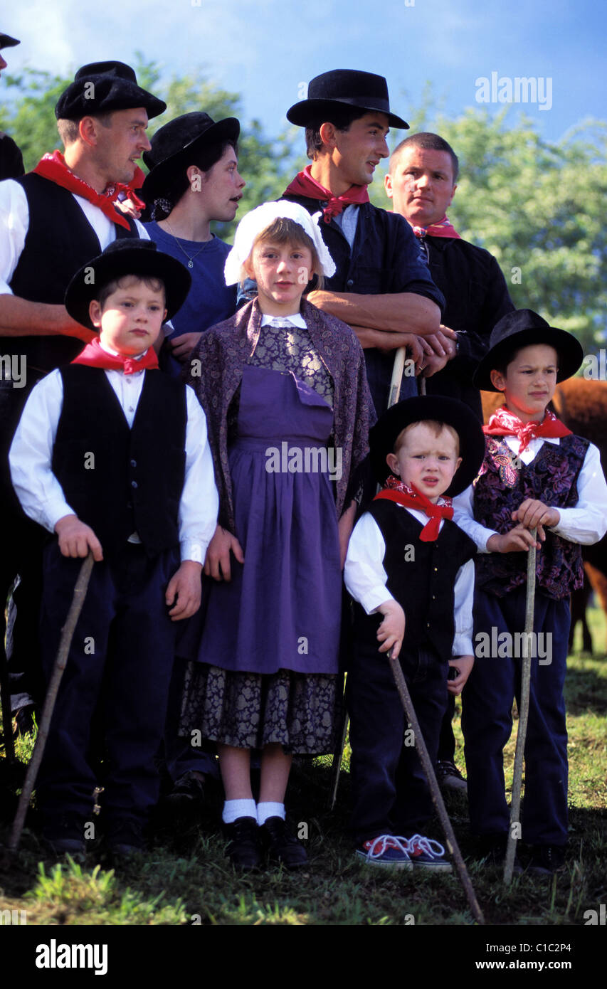 Auvergnat costume traditionnel Banque de photographies et d'images à haute  résolution - Alamy