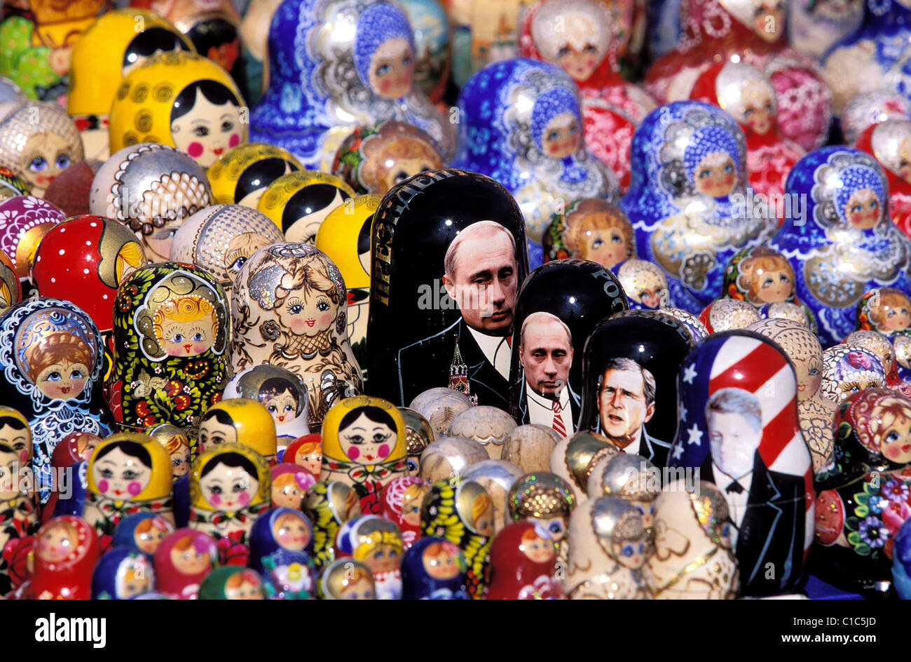 Russie, Moscou, le célèbre matrioshkas, nids de poupées en bois, symboles de fertilité Banque D'Images