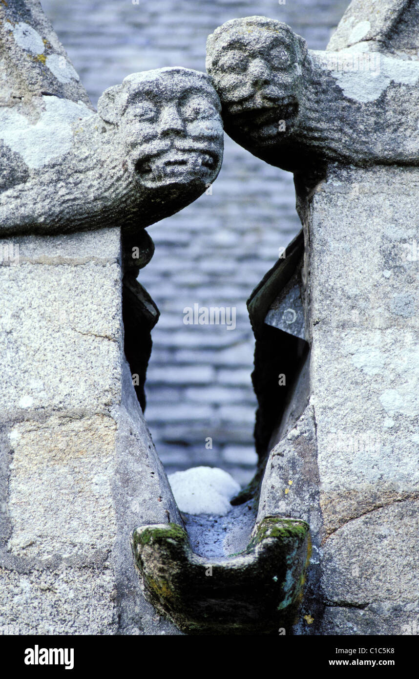 La France, Finistère, Plougonven, gargouille sur l'église Banque D'Images