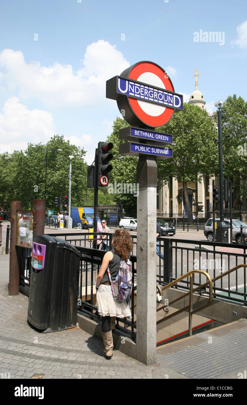 Vue générale GV de la station de métro Bethnal Green, à Londres, en Angleterre. Banque D'Images