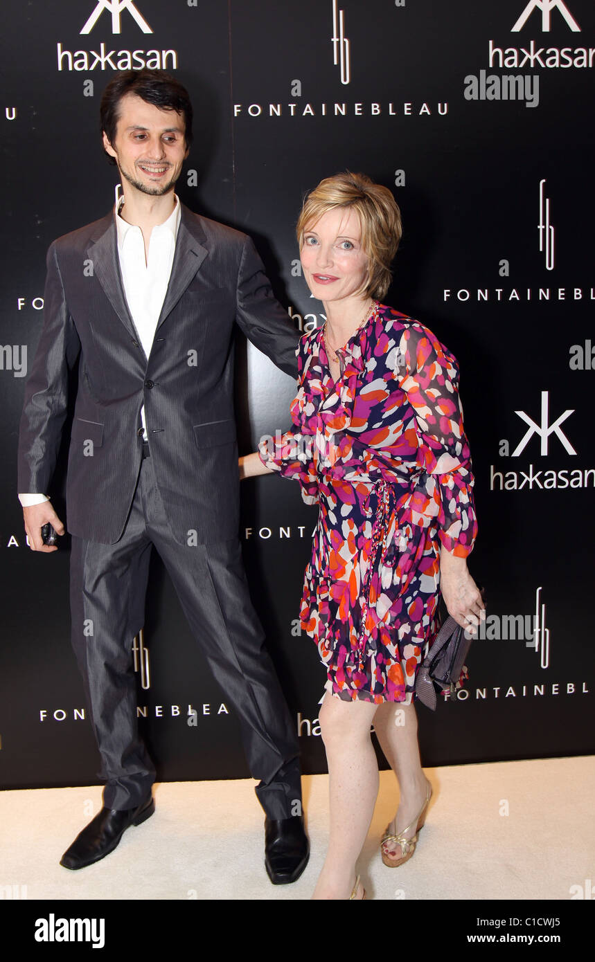 Marius Morariu et Tracie Martyn l ouverture officielle de Hakkasan à  l'hôtel Fontainebleau Resort Miami Beach - Arrivées Photo Stock - Alamy