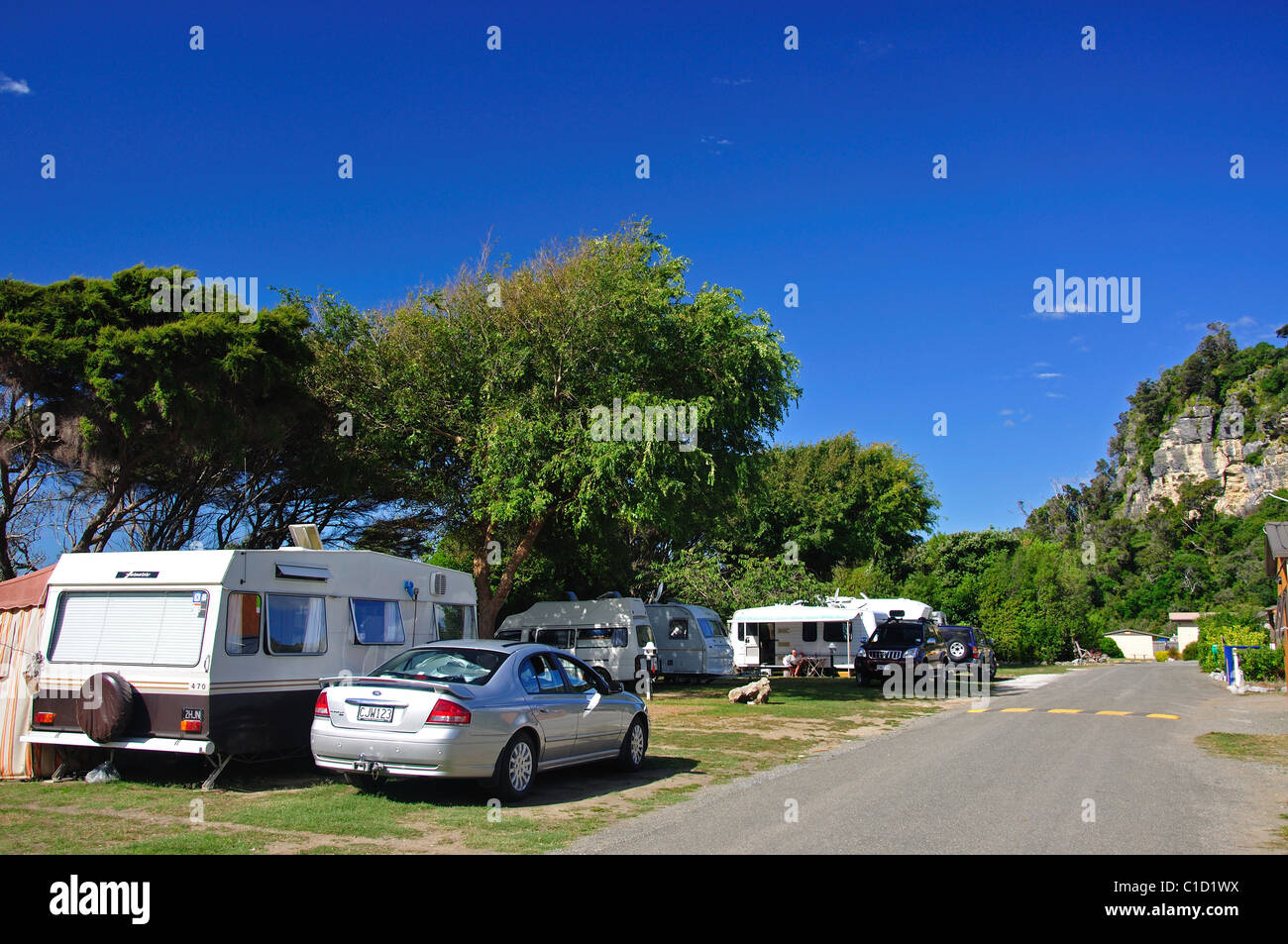 Top 10 Holiday Park Camping, Pakawau Beach, Pakawau, Golden Bay, région de Tasmanie, île du Sud, Nouvelle-Zélande Banque D'Images Top 10 Holiday Park Camping, Pakawau Beach, Pakawau, Golden Bay, région de Tasmanie, île du Sud, Nouvelle-Zélande Banque D'Images