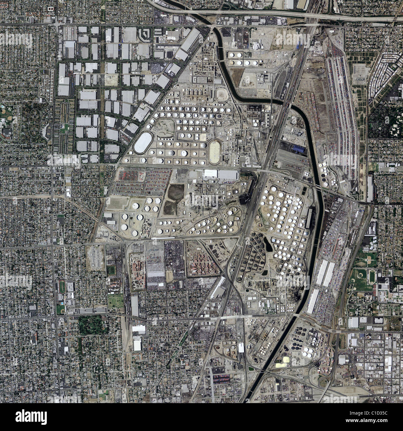 Vue aérienne au-dessus de BP Carson Refinery près du port de Los Angeles Carson California, select99 Banque D'Images