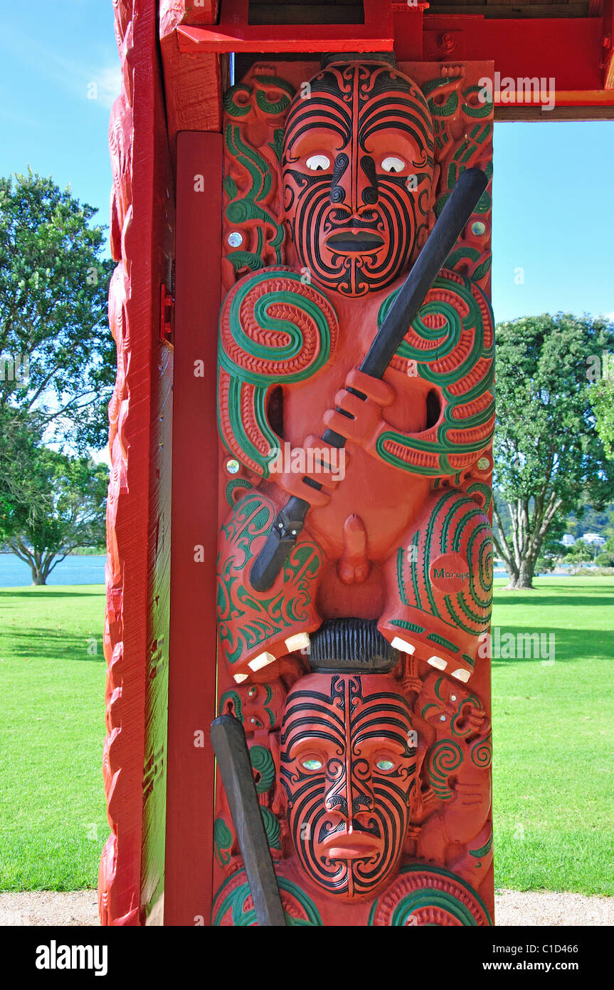 Les sculptures maories, Hobson's Beach, la masse du Traité de Waitangi, Waitangi, Bay of Islands, Northland, North Island, New Zealand Banque D'Images