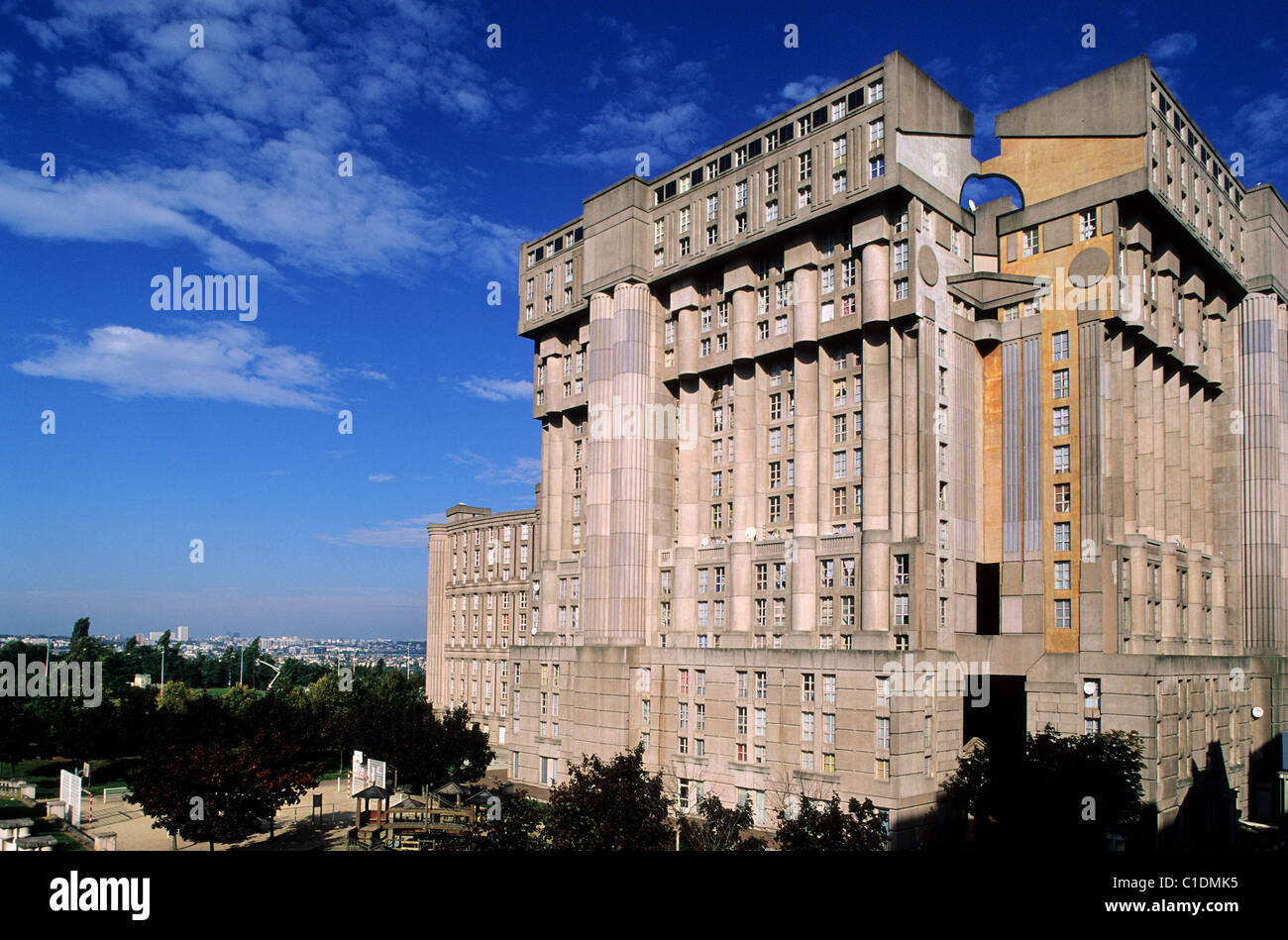 France Seine Saint Denis Marne La Vallee Noisy Le Grand Le Palacio D Abraxas De Ricardo Bofill Photo Stock Alamy