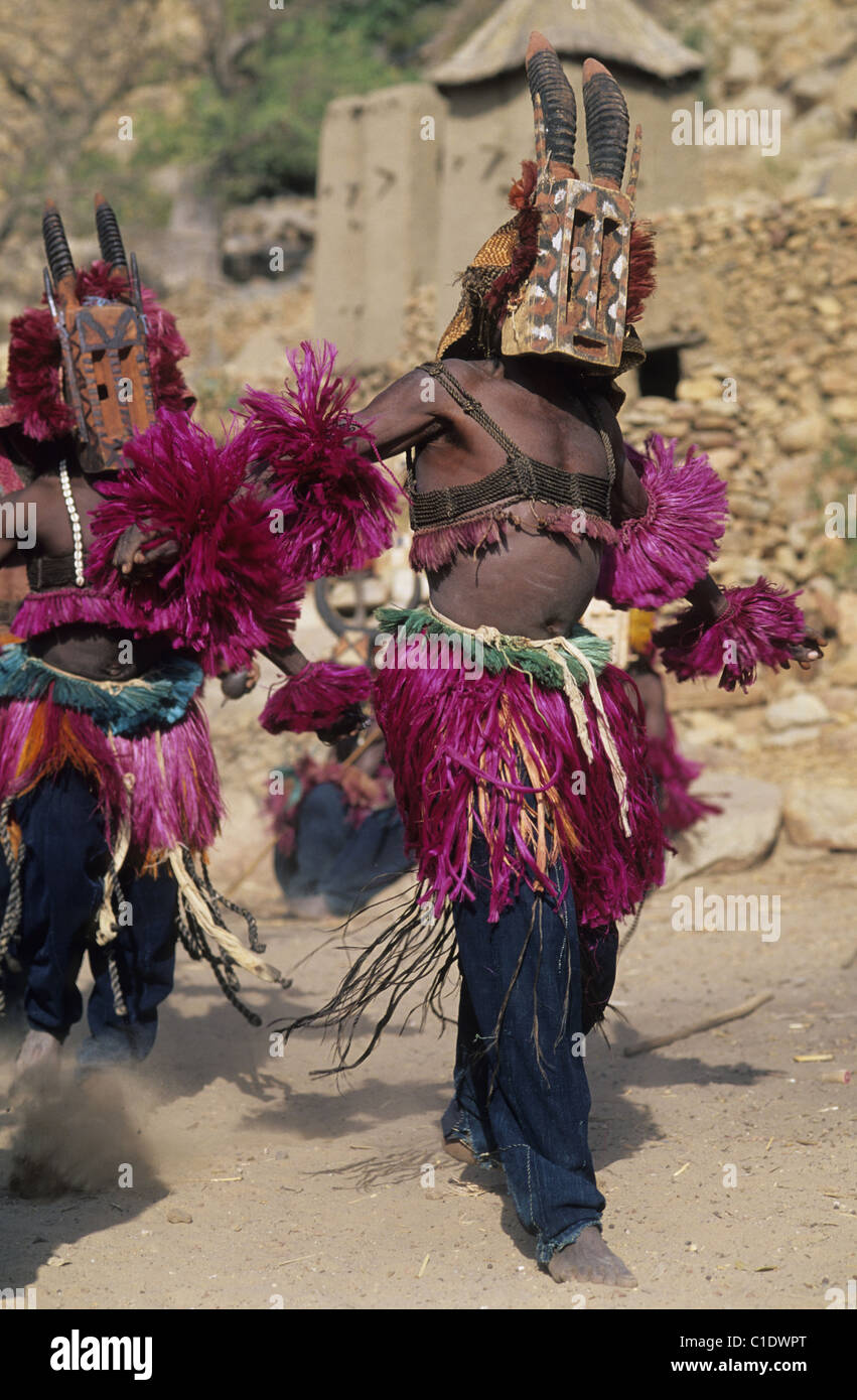 Mali, Pays Dogon, Dama dances (fin du deuil) dans le village de Tereli, masque Banque D'Images