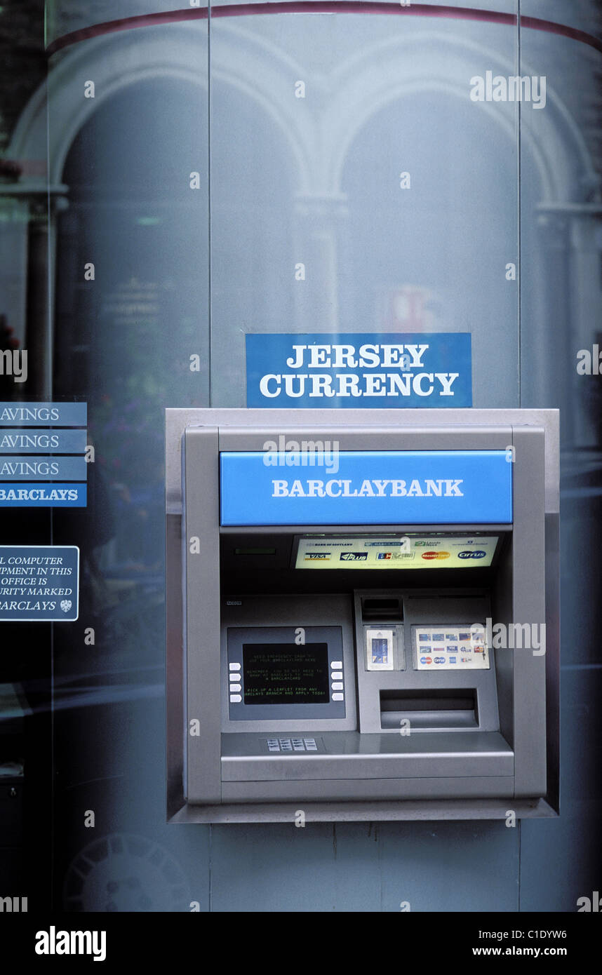 Royaume-uni, Channel Islands, Île de Jersey, de la ville de Saint-Hélier, changeur de monnaie sur l'île de Jersey, Barclay Bank Banque D'Images
