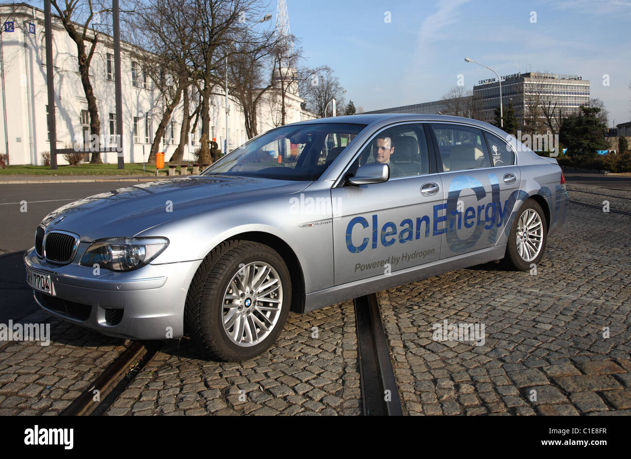 Hydrogen powered fuel cell electric vehicle Banque de photographies et ...