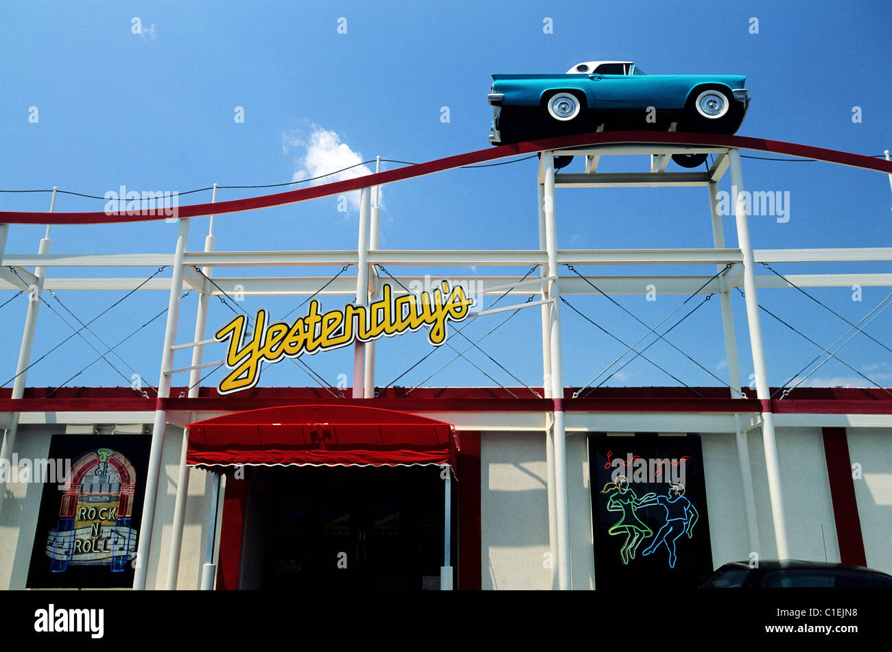 United States, Florida, l'enclave, ville de destin, car des 50 ' dans la décoration d'une discothèque-bowling Banque D'Images