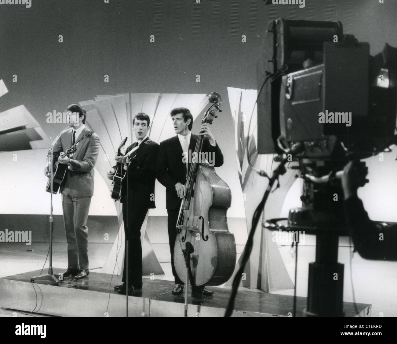 Le trio de musique irlandaise BACHELORS 1965 environ à partir de la gauche : Con Closkey, Dec Closkey et John Stokes Banque D'Images