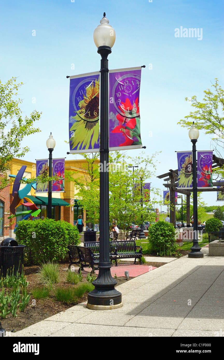 Le petit parc à la rue du centre commercial Woodfield à Schaumburg, Illinois, USA. Banque D'Images