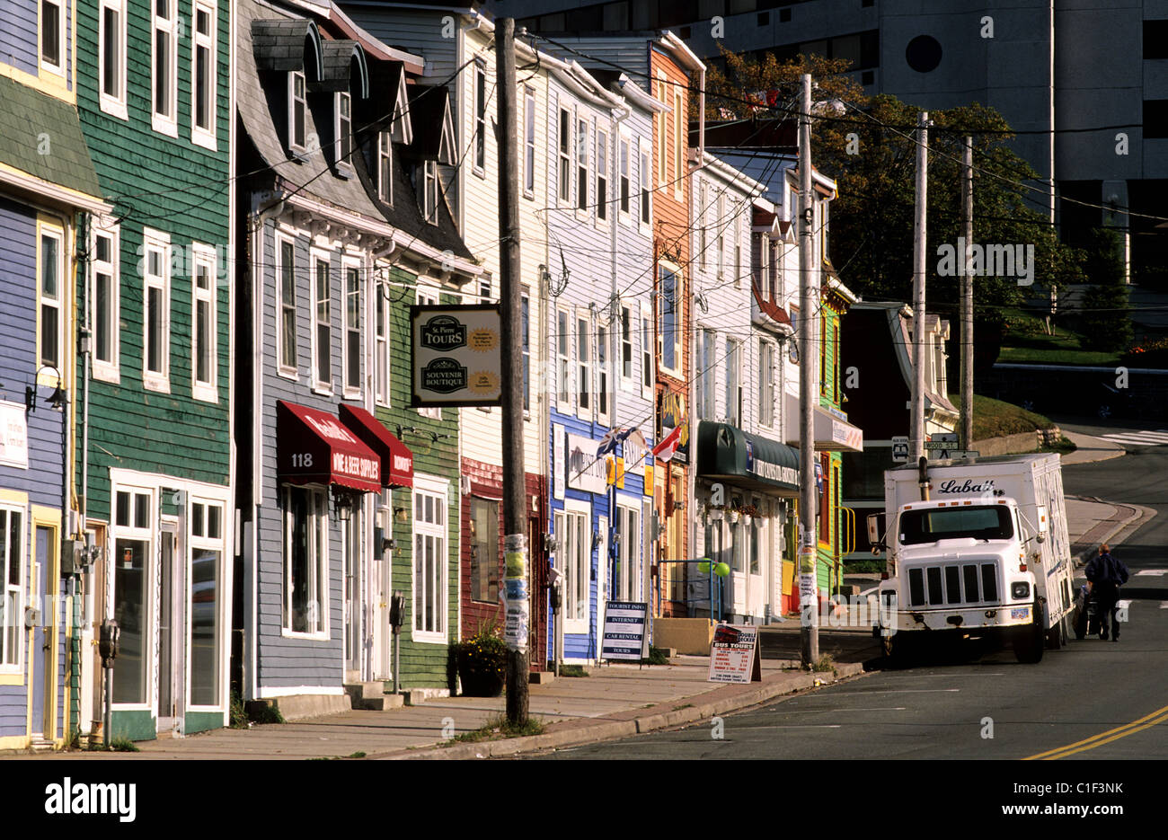 Le Canada, Terre-Neuve, St John's, capitale provinciale sur l'île d'Avalon, avec ses rues colorées sur le coteau Banque D'Images