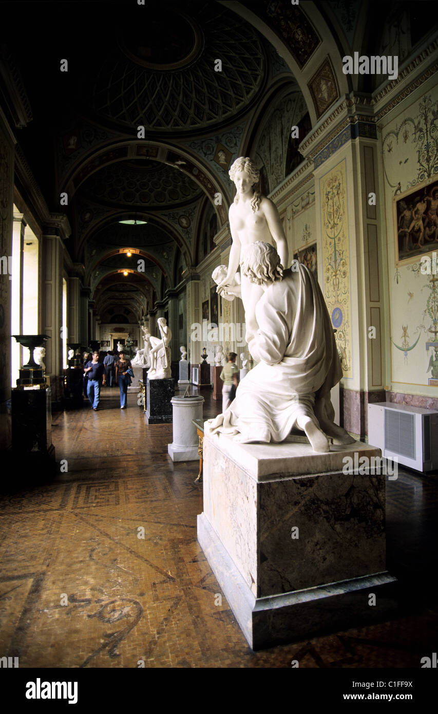 Russie, Saint Petersbourg, musée de l'Ermitage, la sculpture italienne Banque D'Images