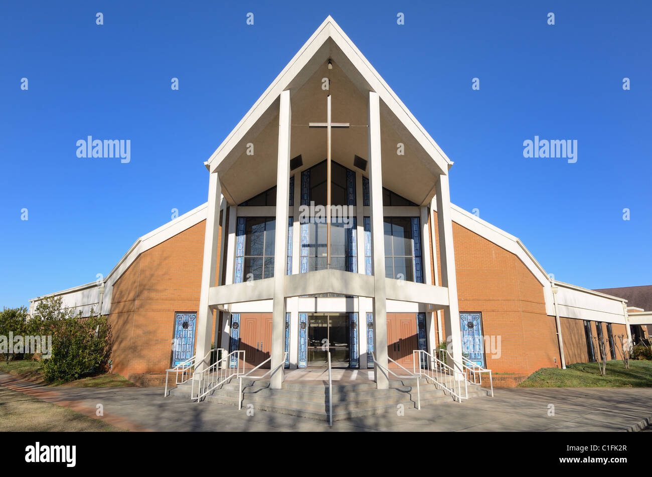 Architecture d'une église moderne Banque D'Images