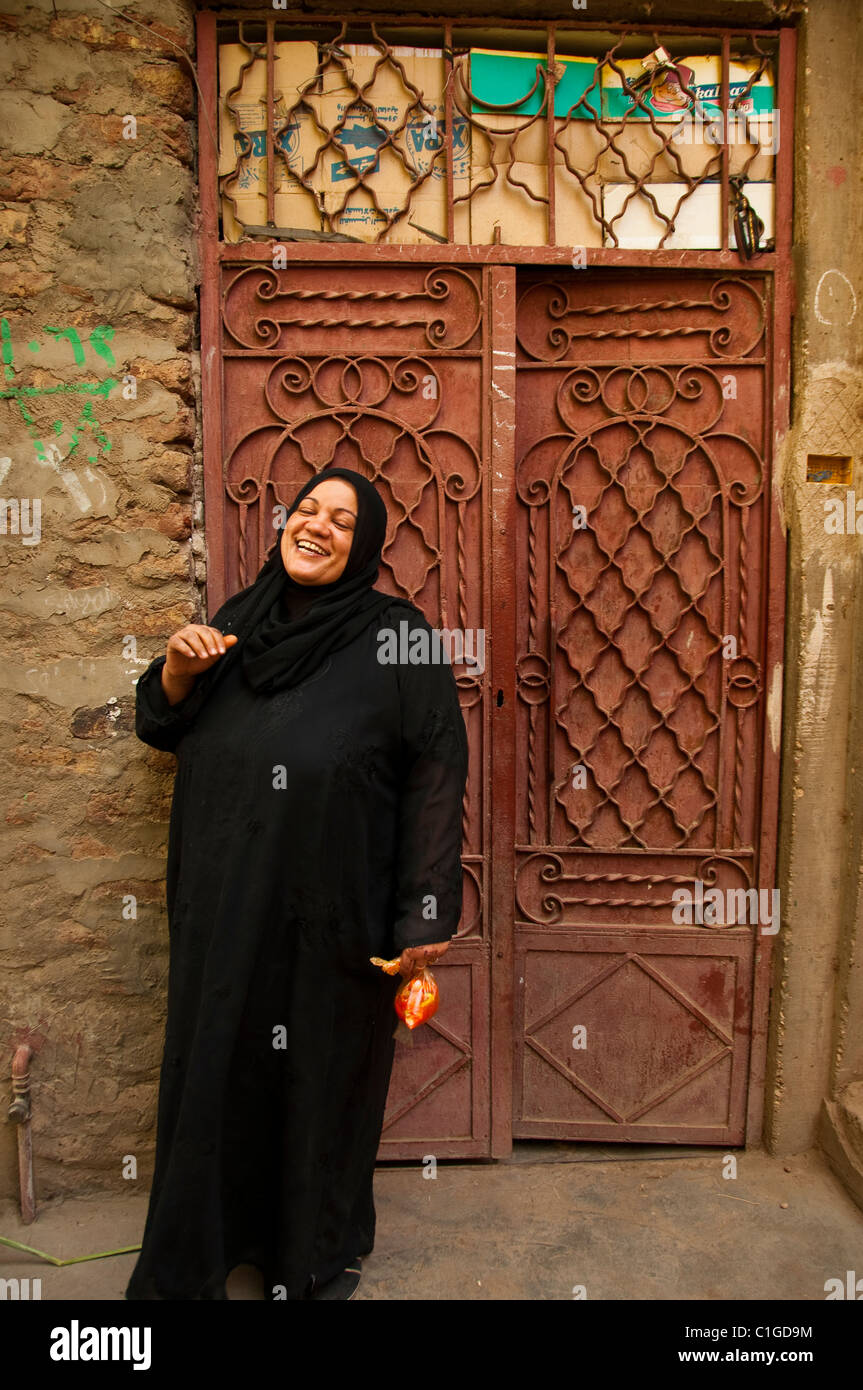 Personnes âgées femme égyptienne à Louxor, Egypte Banque D'Images