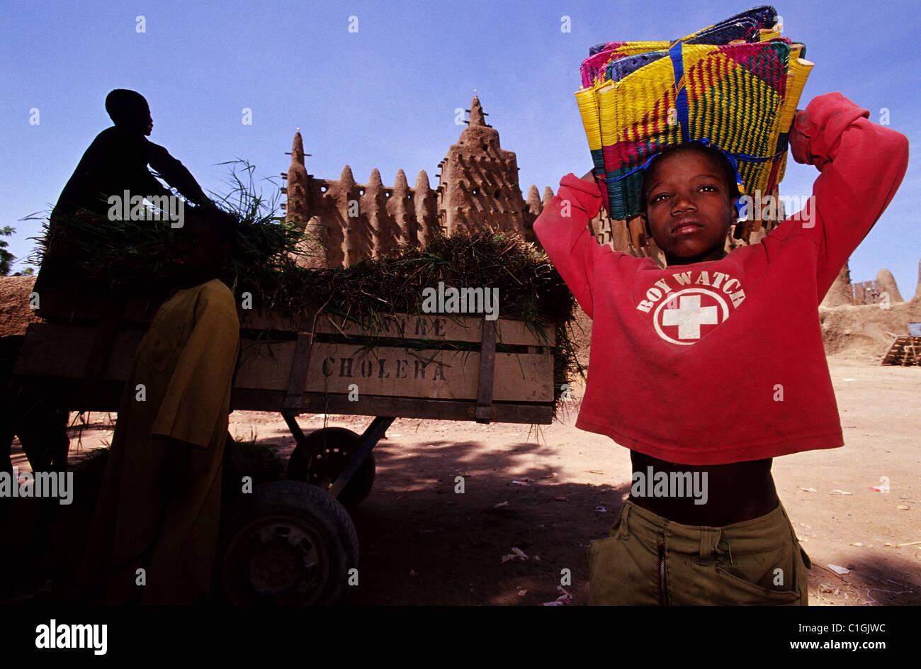 Mali, Djenné (UNESCO World Heritage), la grande mosquée construite en pisé avec Banque D'Images