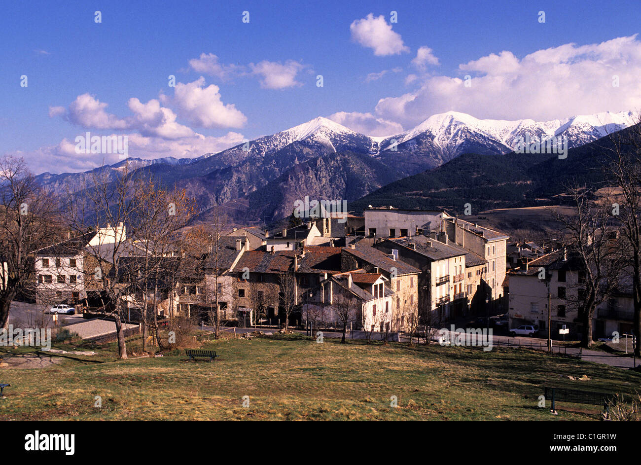 France, Pyrénées Orientales, village vers Font Romeu Photo Stock - Alamy