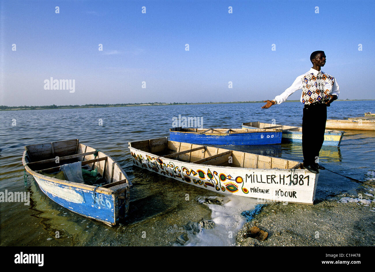 Sénégal, Redba lac salé ou Lac Rose, bateaux de sel d'asile Banque D'Images