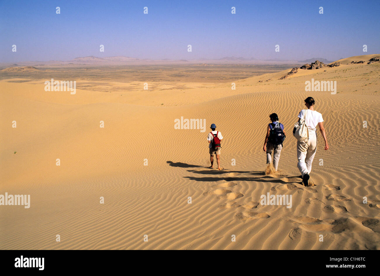 L'Algérie, Sahara, Tassili du Hoggar, randonnée pédestre dans la région de Akacheker Banque D'Images