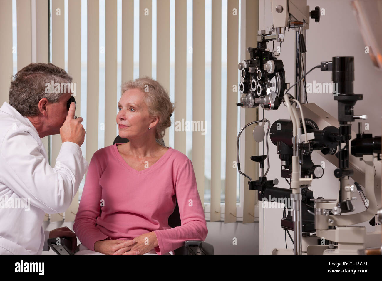 Ophtalmoscope direct Banque de photographies et d'images à haute résolution  - Alamy