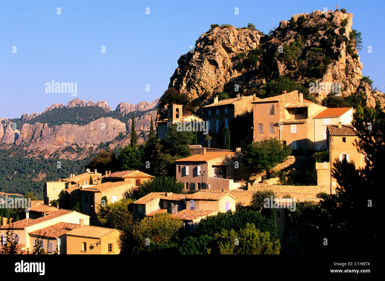 La France, Vaucluse, Pays des Dentelles de Montmirail, La Roque Alric village Banque D'Images