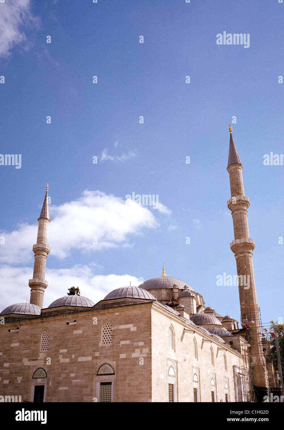 La Mosquée Fatih à Istanbul en Turquie au Moyen Orient. Architecture Bâtiment Religion religieux islamique Ottoman Islam musulmans Histoire Blue Sky Travel Banque D'Images