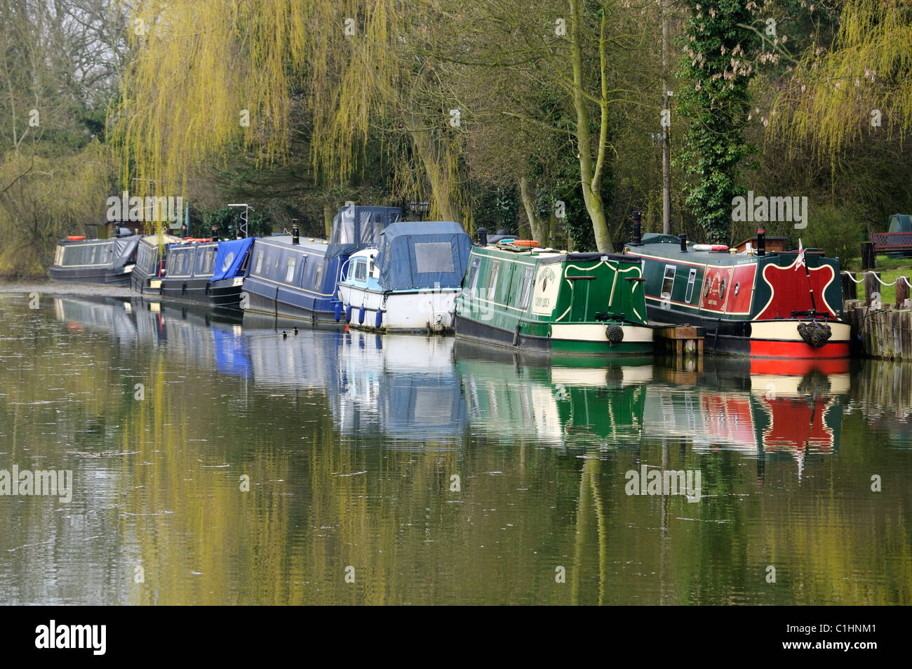 Canal bateaux amarrés sur le canal près de Ashby dans Wykin Leicestershire Banque D'Images
