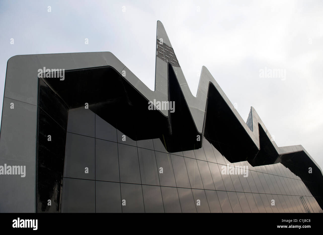 Vue du nouveau musée des transports de Glasgow a daigné par l'architecte Zaha Hadid sur les rives de la Clyde, Glasgow, Ecosse. Banque D'Images