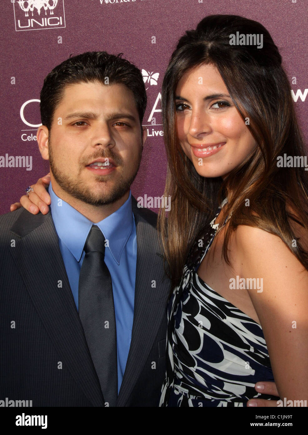 Jerry Ferrara et Jamie-Lynn Sigler 8th Annual Chrysalis Butterfly Ball qui a eu lieu à une résidence privée - Arrivées Los Angeles, Banque D'Images