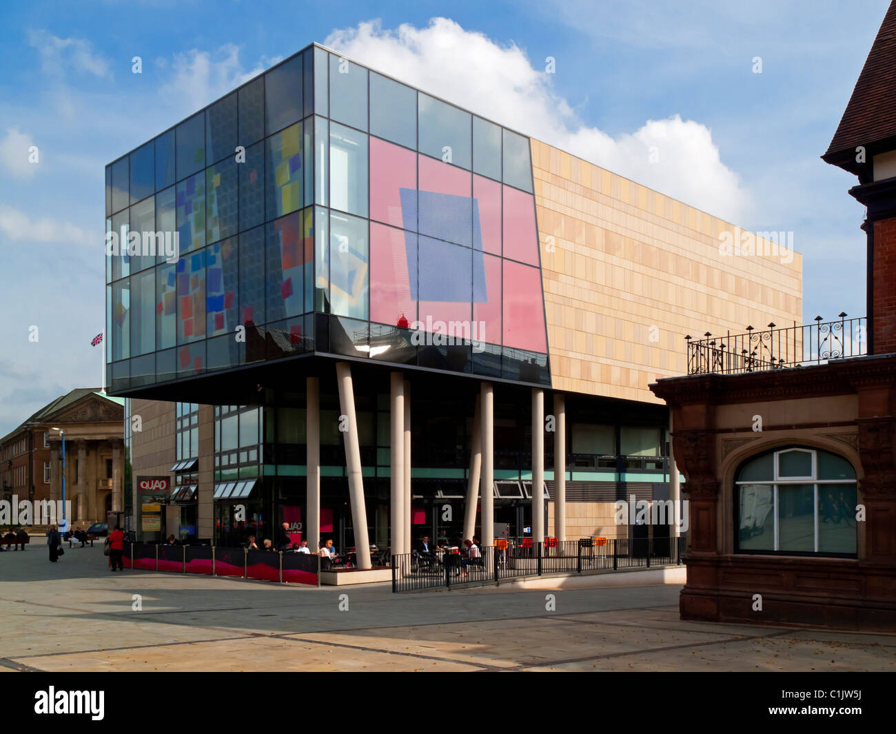 Le Quad Arts Centre à Derby en Angleterre Royaume-uni conçu par Feilden Clegg Bradley architectes et a ouvert ses portes en septembre 2008 Banque D'Images