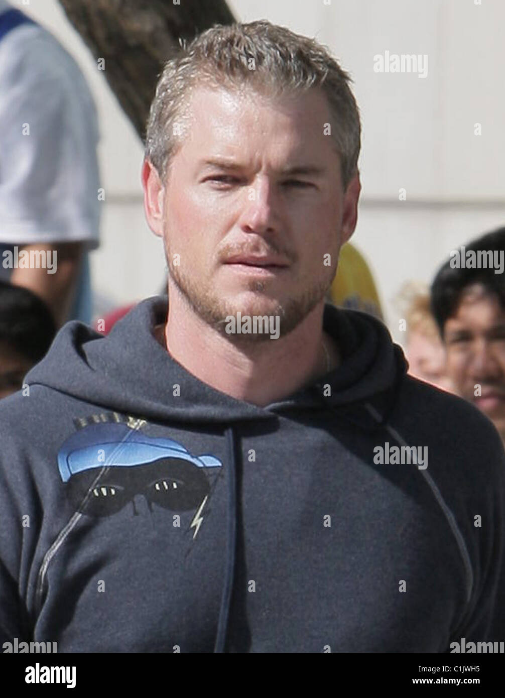 Eric Dane arrive pour le premier match de la NBA, Championnat National entre l'A.L. Lakers et Orlando Magic à Banque D'Images