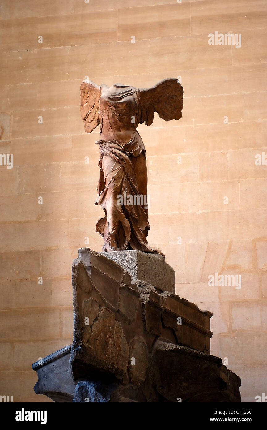 France, Paris, Louvre, la victoire ailée de Samothrace Banque D'Images