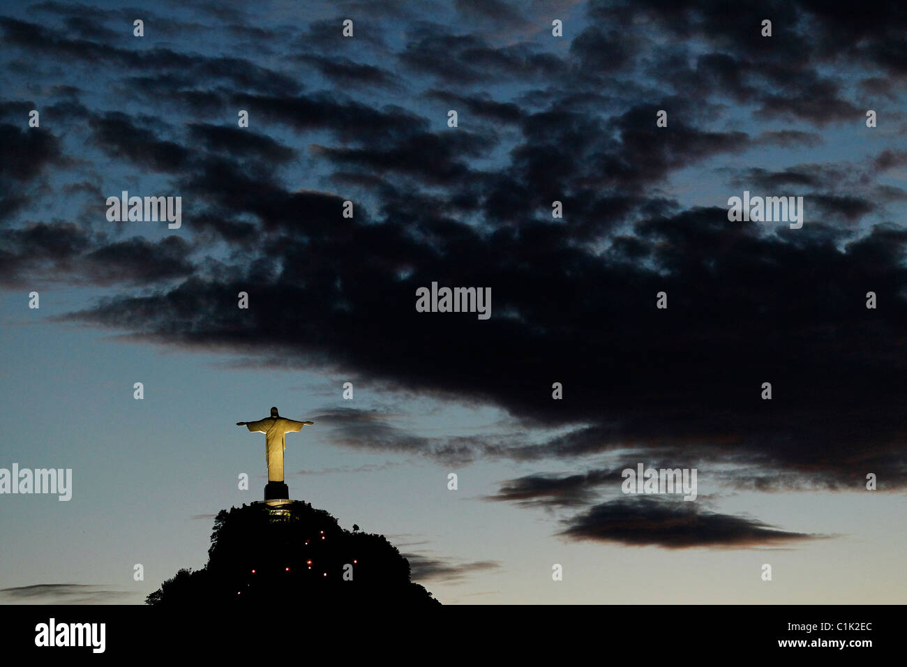 Le Christ Rédempteur à l'aube, c'est l'une des principales attractions de Rio de Janeiro, Brésil ville Banque D'Images