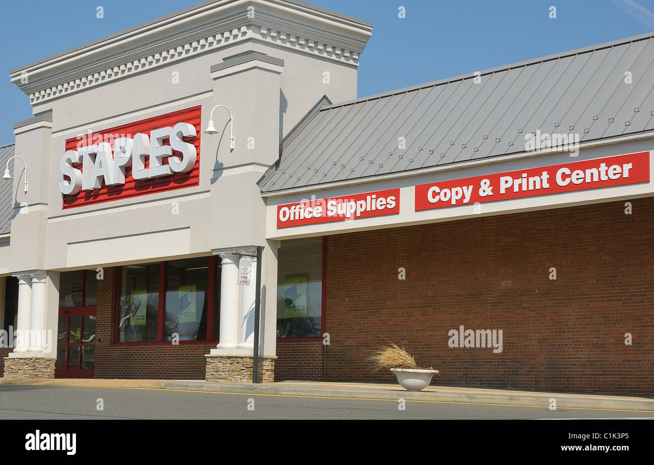 Magasins de fournitures de bureau Staples Banque D'Images