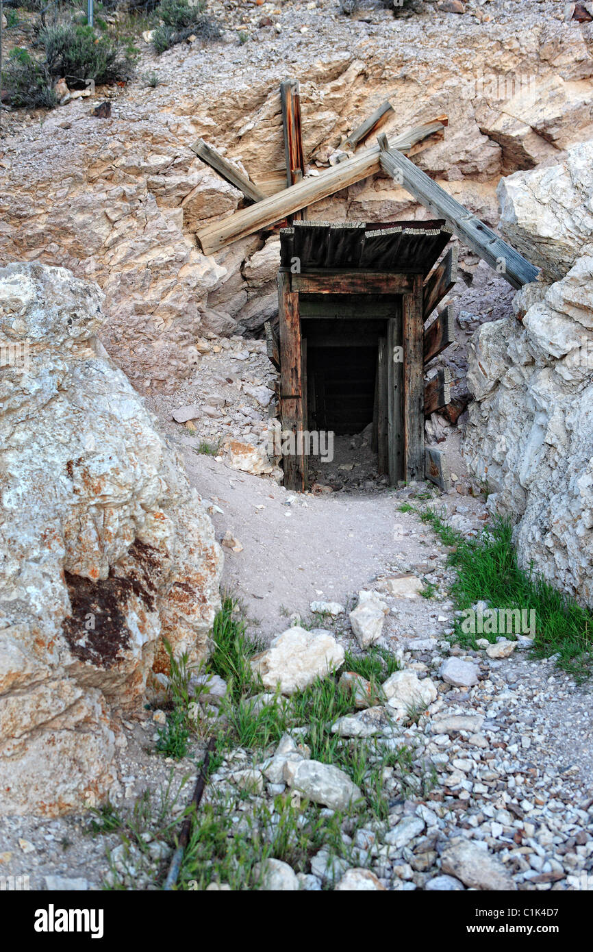 L'entrée d'un puits de mine d'or Banque D'Images
