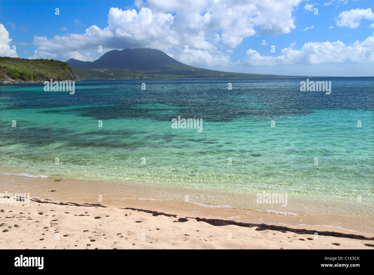 Plage tranquille sur Saint Martin Banque D'Images