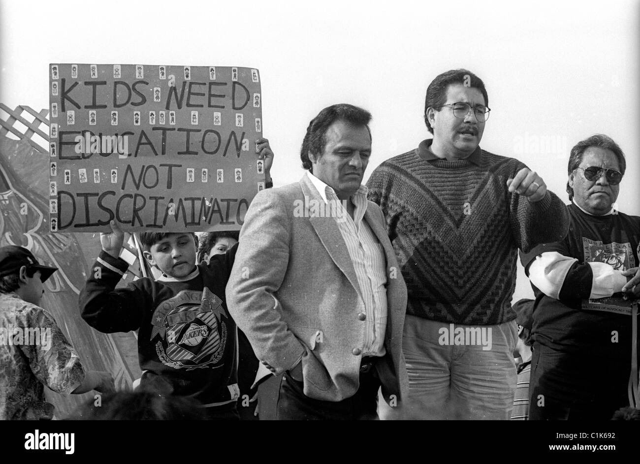 Mexican American Political Association MAPA manifestants en mars pour l'égalité de représentation de Dinuba sur la commission scolaire. Banque D'Images