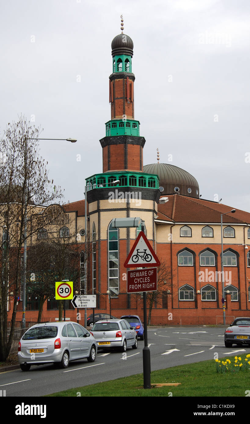 La Mosquée Jamia centrale Ghamkol Sharif immeuble sur Golden Hillock Road à Small Heath Birmingham England UK un bâtiment de trois étages Banque D'Images