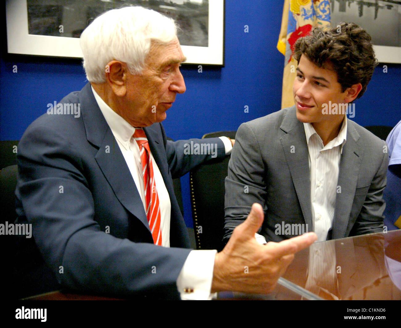 Nick Jonas traite le diabète juvénile avec le sénateur du New Jersey Frank Lautenberg Washington, DC, USA - 23.06.09 : Banque D'Images